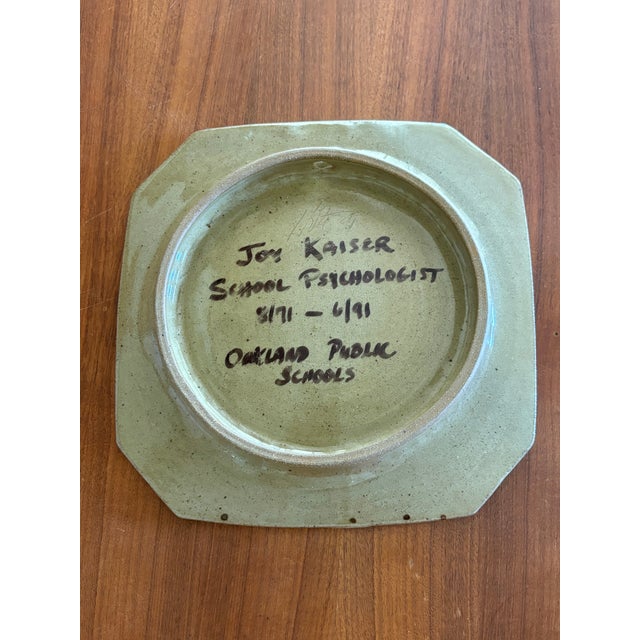 Abstract Signed 1991 Abstract Modernist Studio Pottery Wall Plate – 10.75” For Sale - Image 3 of 5