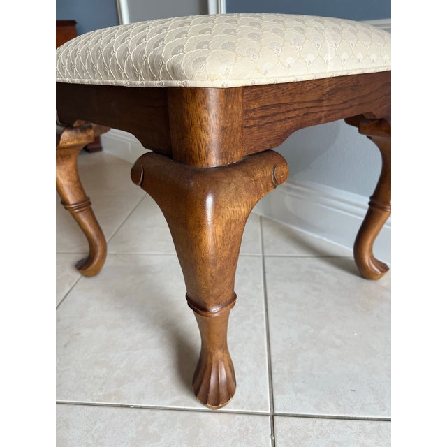 1980s Vintage Queen Anne Style Sofa Table / Console With Two Stools Set of 3 For Sale - Image 9 of 9