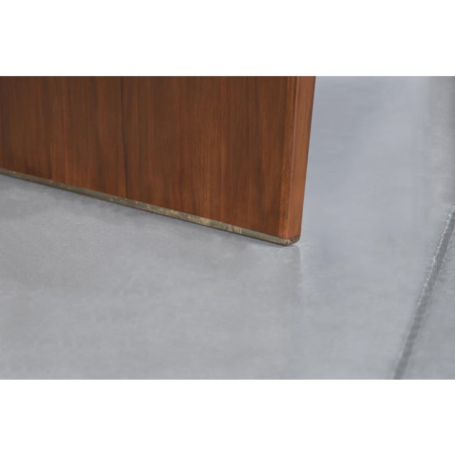 1950s Mid-Century Walnut Extendable Dining Table by Edward J. Wormley for Dunbar For Sale - Image 5 of 17