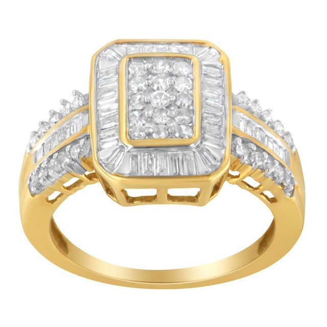 Contemporary 10K Yellow Gold Round and Baguette-Cut Diamond Cluster Ring (1.0 Cttw, I-J Color, SI1-SI2 Clarity) - Size 8 For Sale - Image 3 of 7