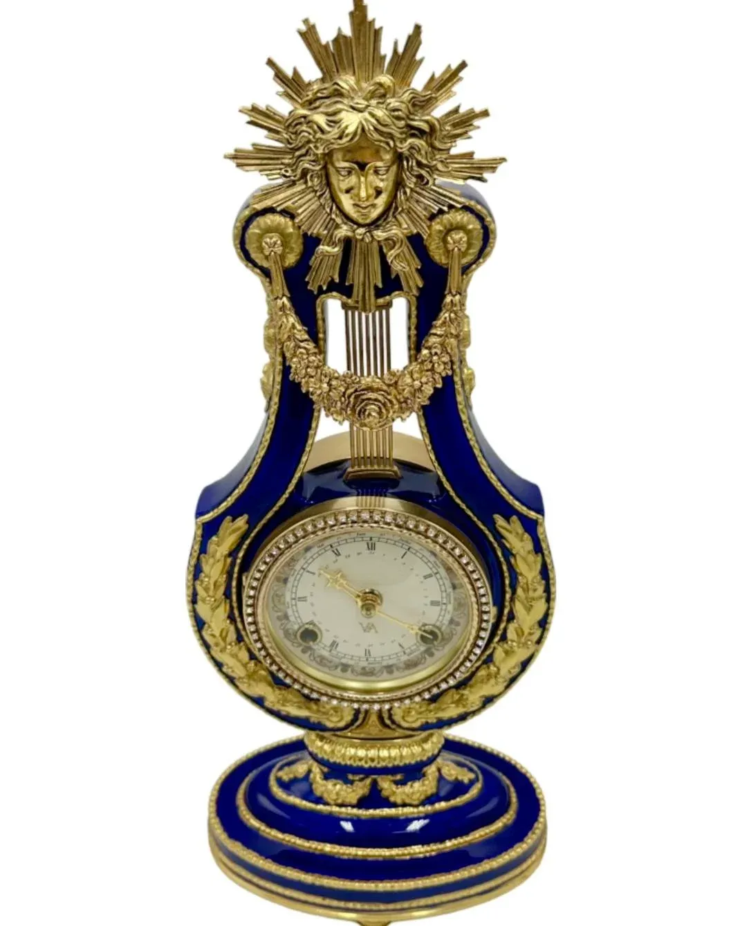 marie-antoinette-lyre-mantel-