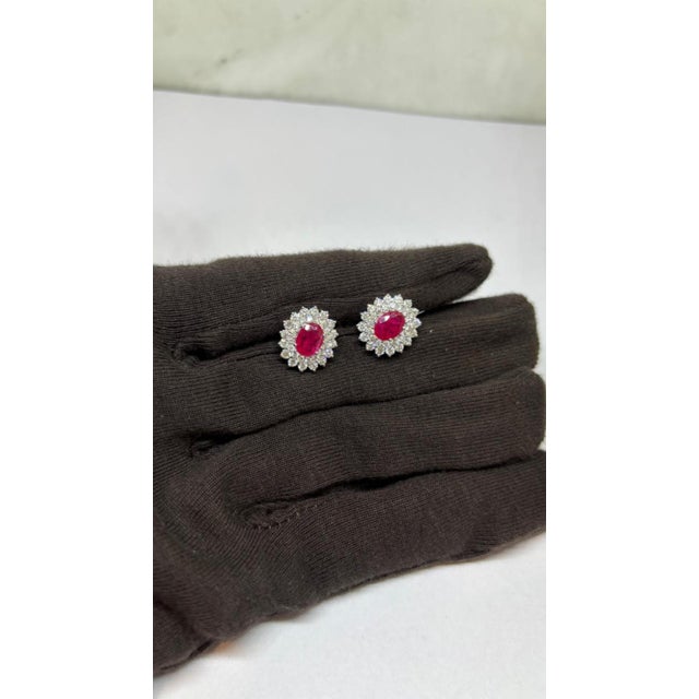 Natural 18k Gold Diamond 1.93ct & Ruby 2.44ct Stud Earrings, Pair For Sale - Image 4 of 6