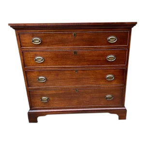 Early 20th Century Federal Chippendale Style Mahogany Chest of Drawers.