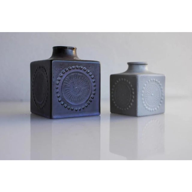 Mid-Century Scandinavian Modern Art Pottery Vases in Ceramic by Göran Andersson for Upsala Ekeby, Sweden, 1970s, Set of 2 For Sale - Image 4 of 10