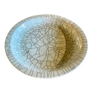 Late 19th Century Chinese Celadon Ge-Type Decorative Bowl For Sale