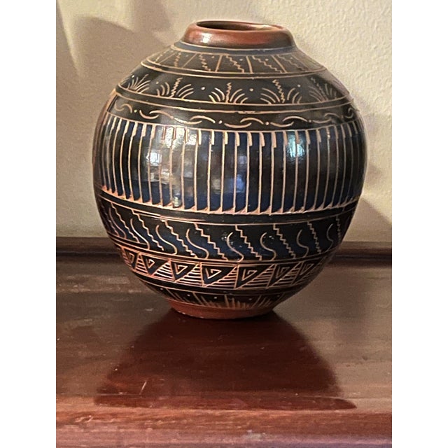 Navajo Etta Halona Sgraffito Pottery Seed Pot - Heartline Bear - 6" Signed For Sale In San Francisco - Image 6 of 6