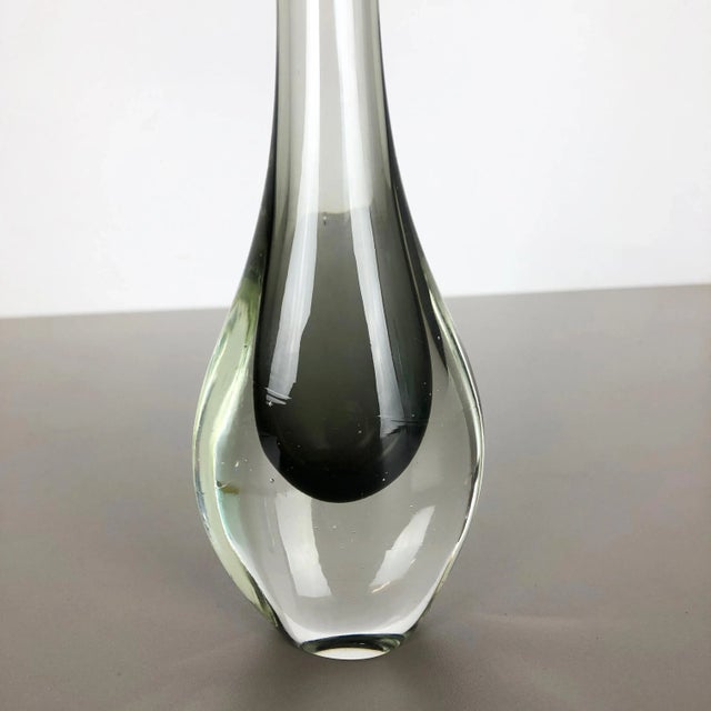 Italian Grey Murano Glass Sommerso Single-Stem Vase from Flavio Poli, 1960s For Sale - Image 3 of 17