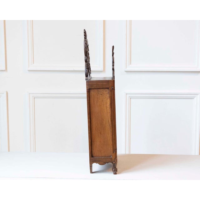 Provençal Fariniero in Carved Walnut, Late 18th Century For Sale - Image 10 of 11