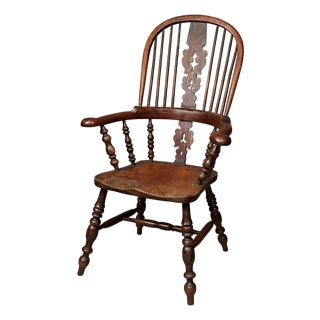 Late 19th Century Windsor Armchair in the English Country Tradition With Huddersfield Yorkshire Provenance For Sale