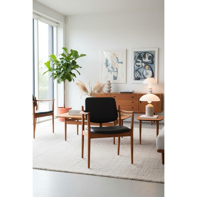 A fantastic armchair that can also act as an armchair and is designed by Arne Vodder for France & søn in Denmark. The...