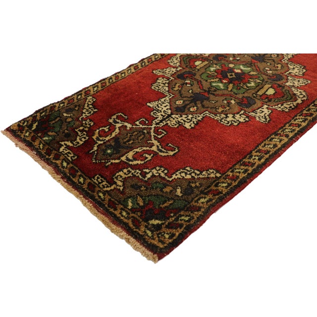 51468 Vintage Turkish Yastik Rug, 01'09 x 03'06. This hand-knotted wool vintage Turkish Yastik rug is a captivating piece...