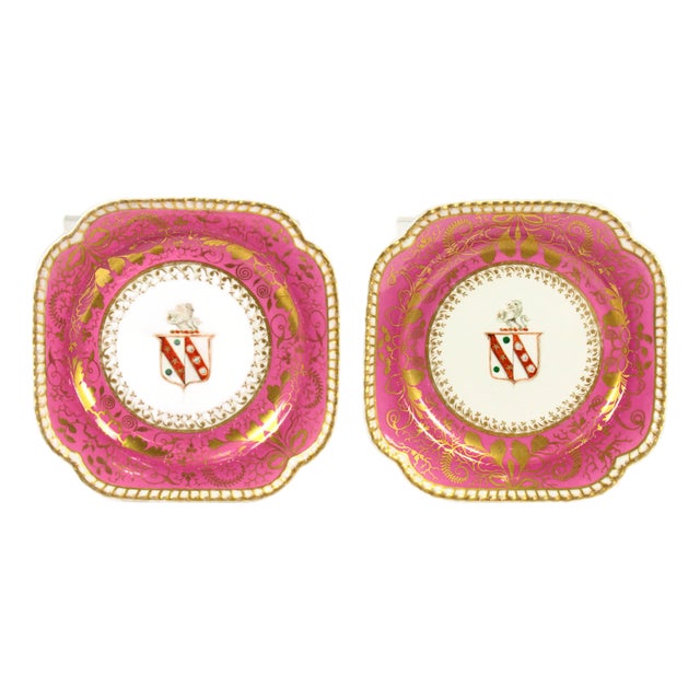 Early 1800's Spode Felspar Porcelain Pair of Armorial Cabinet Plates Welman Crest For Sale