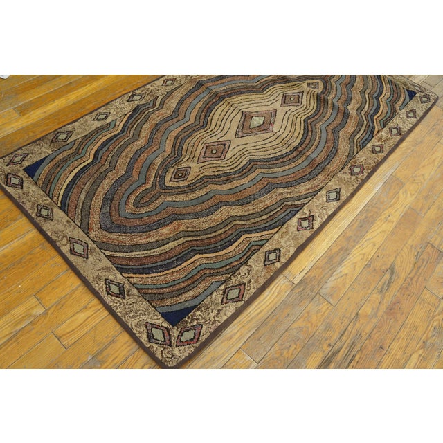 Early 20th Century 1930s Multicolor Earth Tones Abstract Medallion Antique American Hooked Rug 2'10" X 5'5" Knotted Wool Carpet For Sale - Image 5 of 6