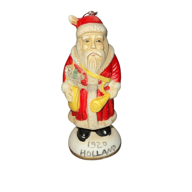 American Vintage Santa Claus From Around the World Christmas Ornaments - Set of 4 For Sale - Image 3 of 7