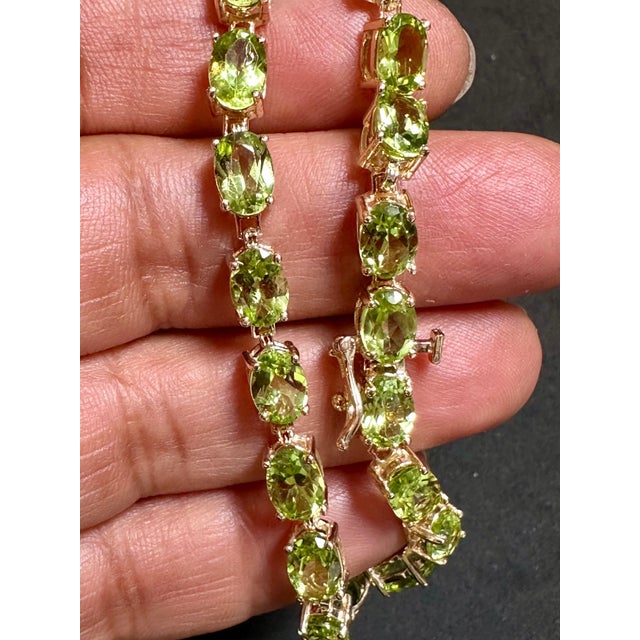 Green 15 Carat Genuine Natural Pear Shape Peridot Tennis Bracelet 14 Karat yellow gold For Sale - Image 8 of 18