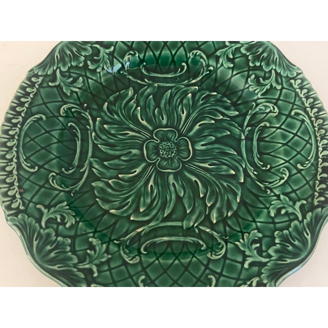 Antique English Green Majolica Bread Basket and Wall Plates- Set of 3 For Sale In San Francisco - Image 6 of 16
