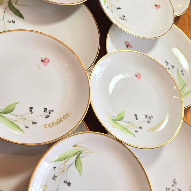 Mid 20th Century Gold Rimmed Wildflower Plates- Set of 12 For Sale - Image 5 of 10