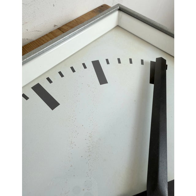 Large Grey Square Wall Clock from Pragotron, 1970s For Sale - Image 13 of 18