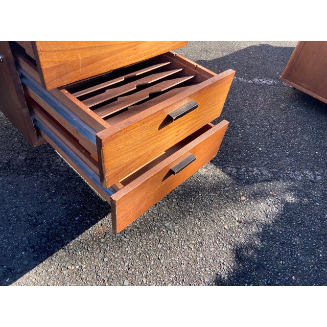 1970s Vintage Mid Century Modern Executive Desk For Sale - Image 5 of 12