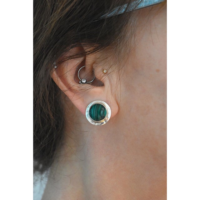Vintage Sterling Silver Malachite Clip-on Stud Earrings, A Pair For Sale - Image 18 of 18