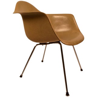 Transitional Eames Herman Miller, Venice, Ca, Shell Chair For Sale