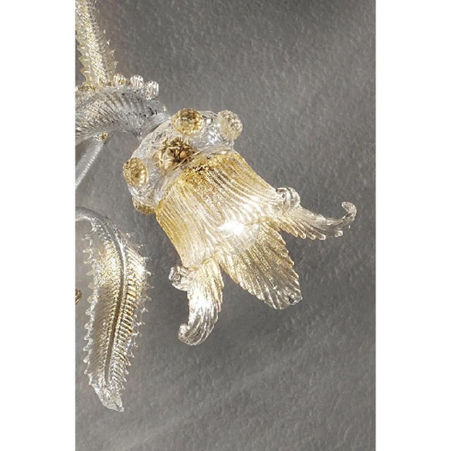 Italian Clear and Gold-Leaf Wall Sconce with Flowers and Leaves Murano Glass by Simoeng For Sale - Image 4 of 6