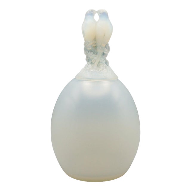 Tourterellès Opalescent Glass Vase by René Lalique, 1920s For Sale