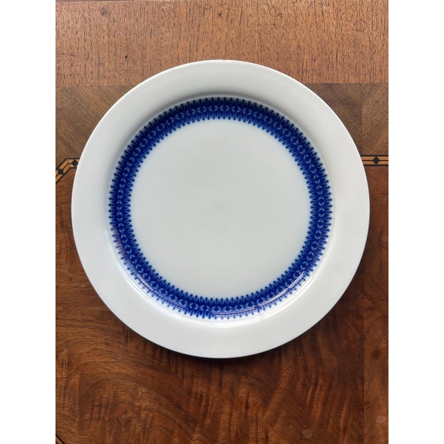 Mid Century Modern Thomas Germany 10” Lisette Dinner Plates Set of 6 – Cobalt Blue Porcelain Atomic Design 1950s 1960s For Sale In New York - Image 6 of 15