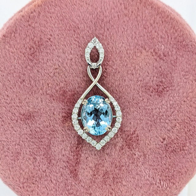 2020s 3Ct Aquamarine Pendant With Natural Diamonds in Solid 14k Gold, 11x9mm For Sale - Image 5 of 9