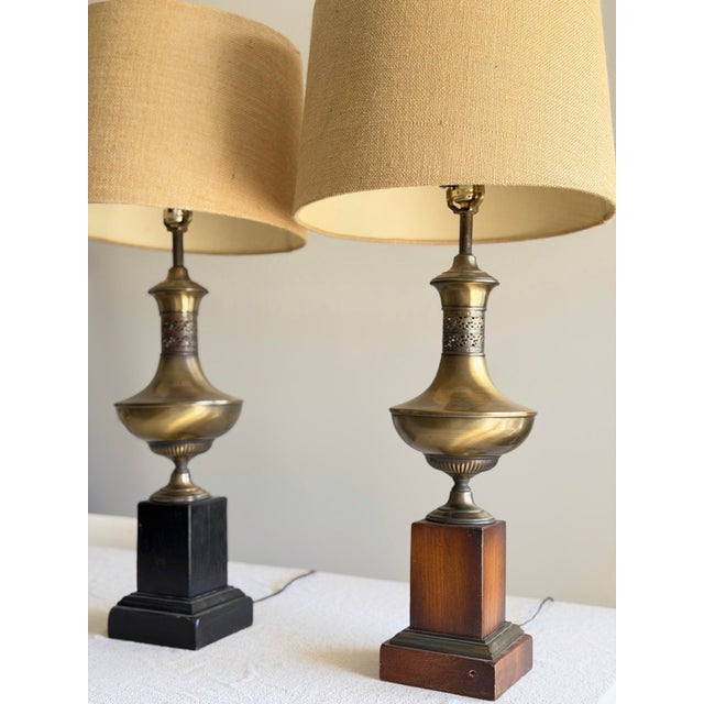 Wood 1970s Pair of Neoclassical Brass Urn Table Lamps on Wood Bases With Linen Shades in Style of Maison Jansen / James Mont For Sale - Image 7 of 12