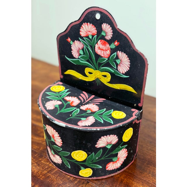 Early 20th Century Vintage Wall-Mounted Tole Painted Metal Pocket For Sale - Image 5 of 13