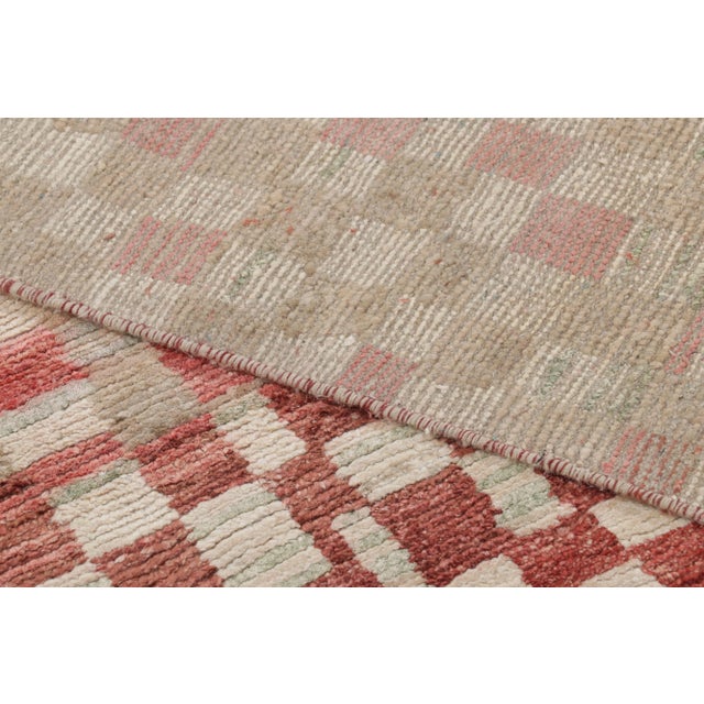 Rug & Kilim’s Moroccan-Inspired Rug in Terracotta and Beige Abstract Mosaic For Sale In New York - Image 6 of 7
