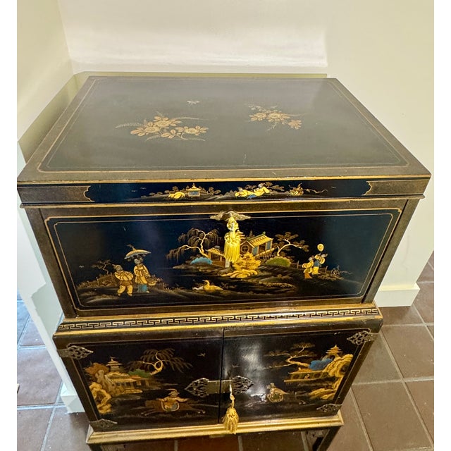 Wood Chinoiserie Black Lacquer Cabinet / Dry Bar With Hand-Painted Gilt Scenes, Mid–Late 20th Century For Sale - Image 7 of 12