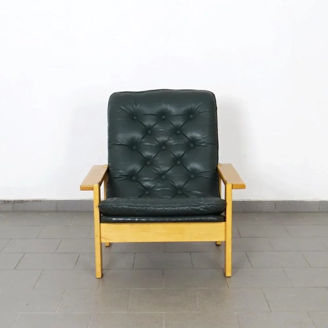 Vintage Armchair in Leather, in Flawless conditions. Designed 1960 to 1969