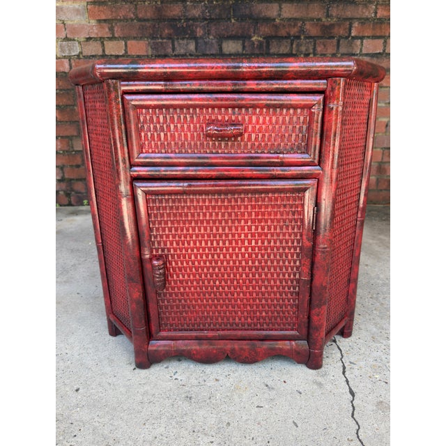 Chinoiserie Vintage Bamboo & Rattan Vermillion Red Faux Tortoise Shell Side Table - Newly Painted For Sale - Image 3 of 11