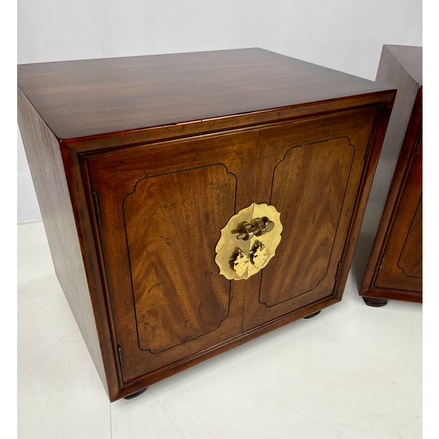 Vintage Henredon Attributed Asian Asian-Inspired Walnut Nightstands / Cabinets – Pair For Sale - Image 12 of 16