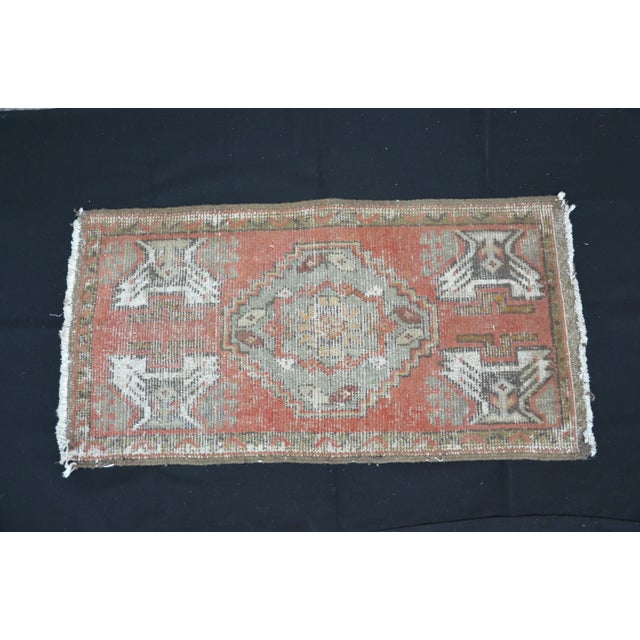 Turkish handmade handwoven vintage anatolian OUSHAK rug. We collect old vintage antique rugs from Anatolia, which is the...