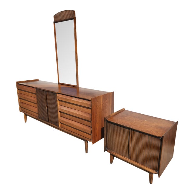Lane "First Edition" 9 Drawer Dresser and Nightstand Circa 1960s, Set of 2 For Sale