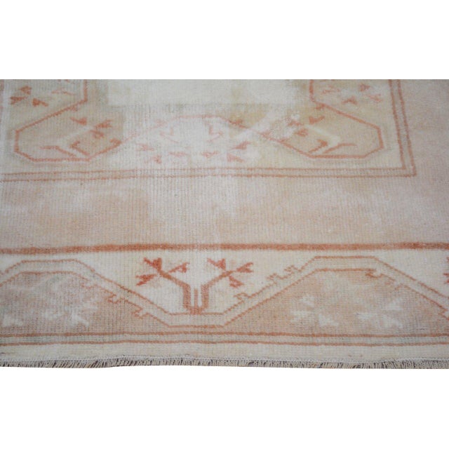 1950s Vintage Turkish Anatolian Hand Knotted Wool Rug, 4'2''x6'2'' For Sale - Image 5 of 5