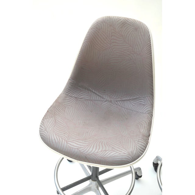 Charles + Ray Eames Drafting Stool Pair by Herman Miller For Sale In Los Angeles - Image 6 of 10
