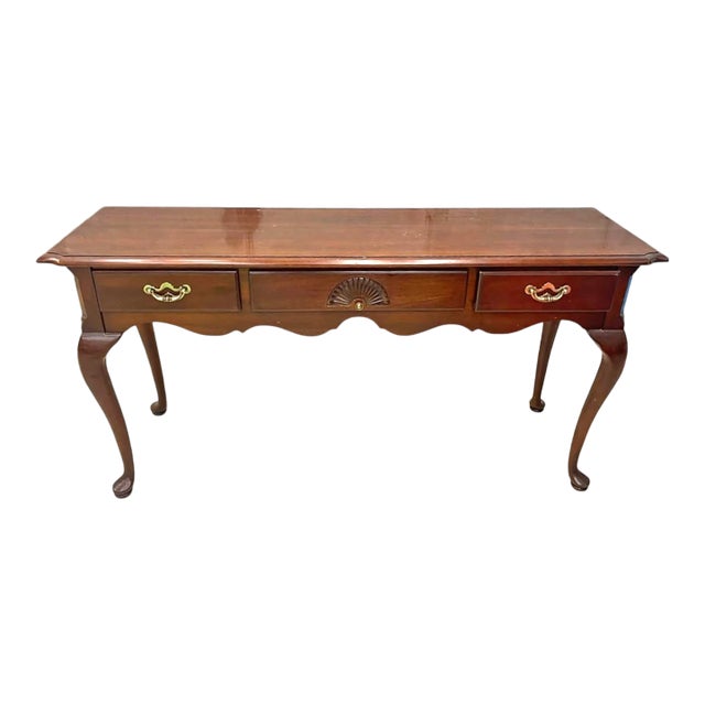 Solid Cherry Wood Queen Anne Console Table Made in North Carolina by Thomasville - Vintage Late 20th Century For Sale