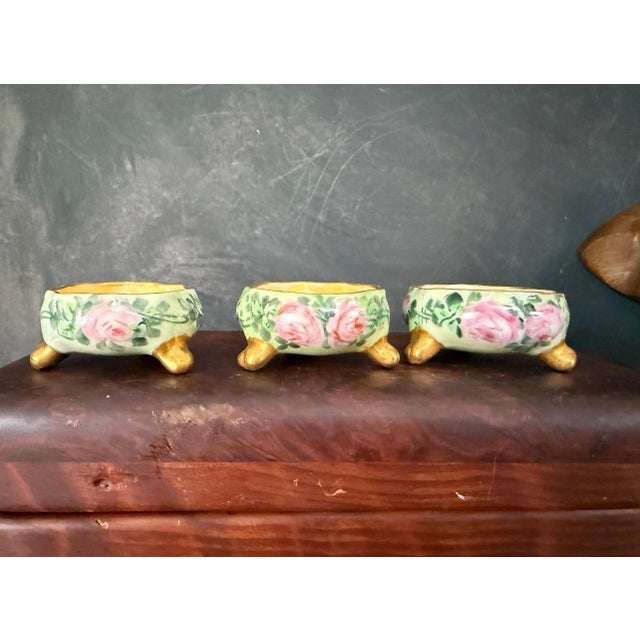 Set of Five (5) Antique Hand Painted Porcelain Footed Salt Cellars C1890 to 1910 Austrian Bavarian With Pink Roses and Gold Feet For Sale In Chicago - Image 6 of 9