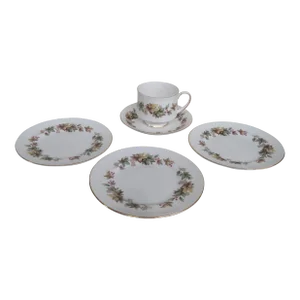 Royal Standard Lyndale England Tea Cup Saucer and 3 Dessert Plates