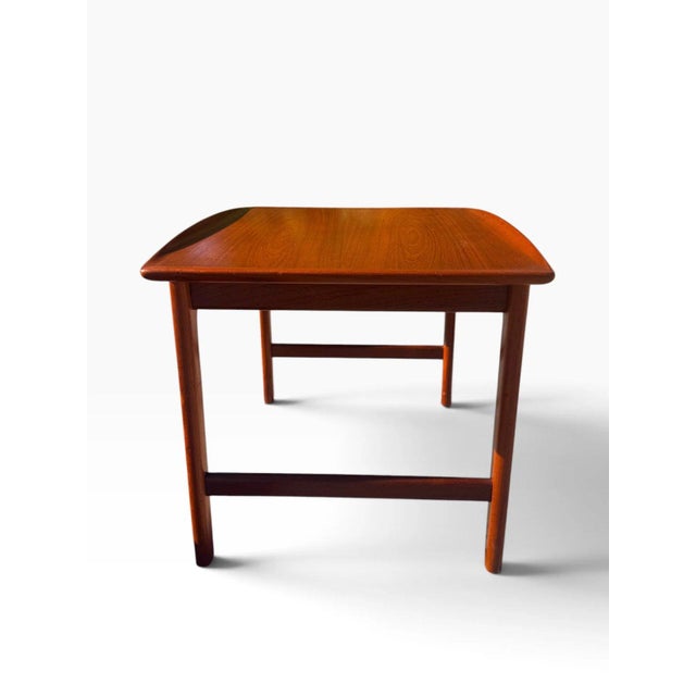 Pair of Folke Ohlsson for Dux Teak Surfboard End Tables | Swedish Mid-Century Modern | Upturned Edges | C. 1960s For Sale - Image 10 of 18