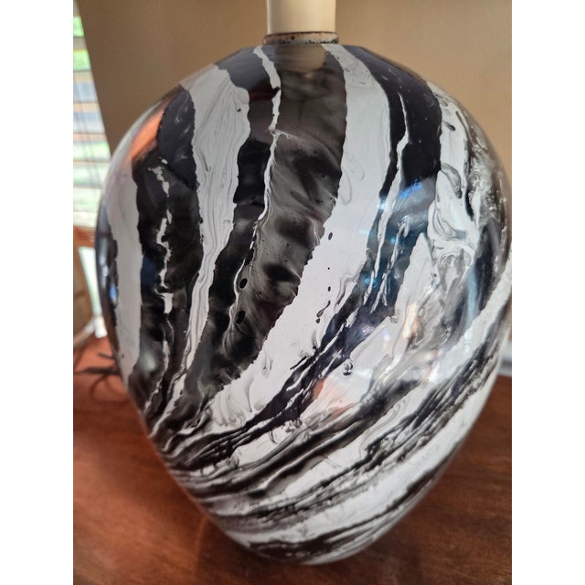 Vintage Mid Century Black + White Hand Painted/Glazed Pottery Table Lamp For Sale - Image 12 of 14