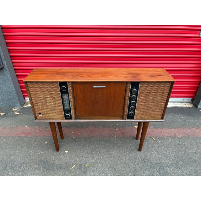Mid-Century Modern Vintage Mid Century Stereo Console by GE/General Electric-Bluetooth Ready! For Sale - Image 3 of 9