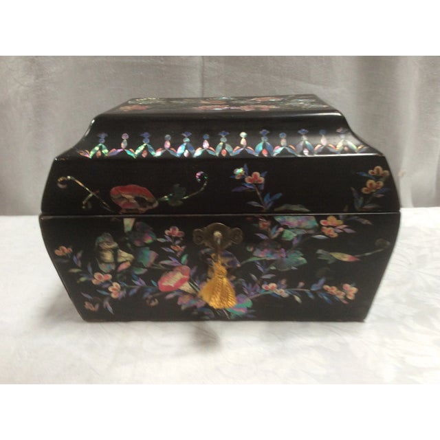 Japanese 1920s Japanese Lacquered Tea Box For Sale - Image 3 of 10
