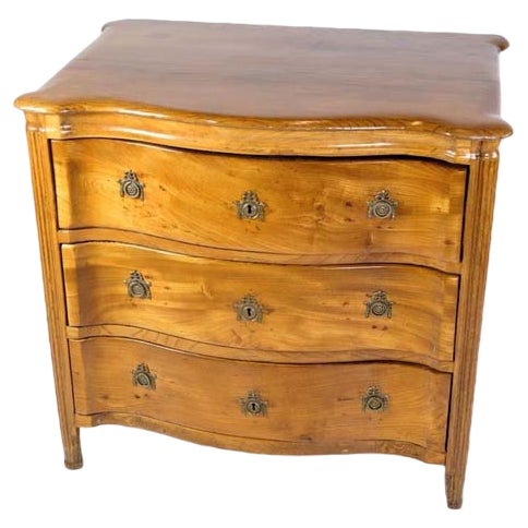 Small Louise Chest of Drawers in Elm Wood, Copenhagen, 1780s For Sale
