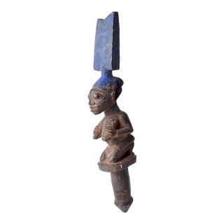 Early 20th Century Yoruba Shango Figure Wand Kneeling Nigeria For Sale