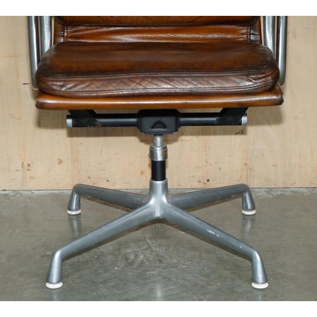 Chanel NYC Soft Pad Captain's Chair in Hand-Dyed Leather from Herman Miller, 1977 For Sale - Image 6 of 18